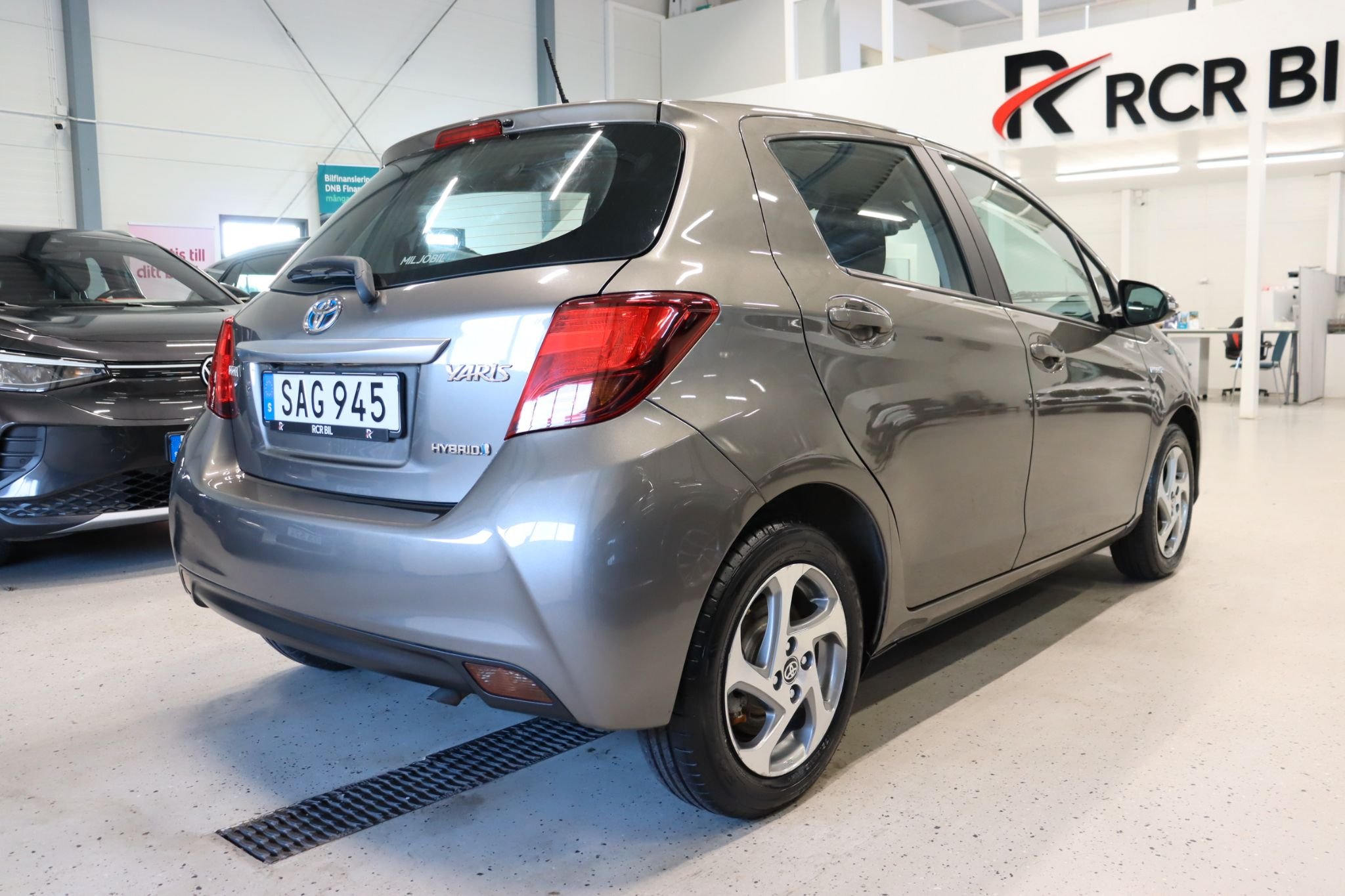 Toyota Yaris Hybrid e-CVT, 101hk, 2017