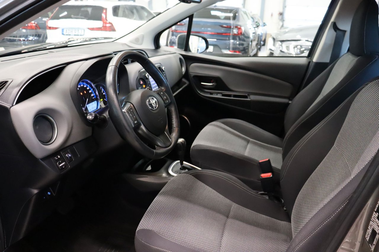 Toyota Yaris Hybrid e-CVT, 101hk, 2017