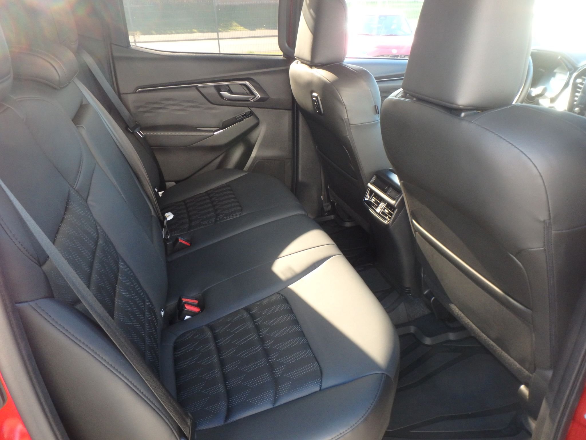 Isuzu D-Max Crew Cab 1.9 CNG 4WD Automatic, 163hp, 2024