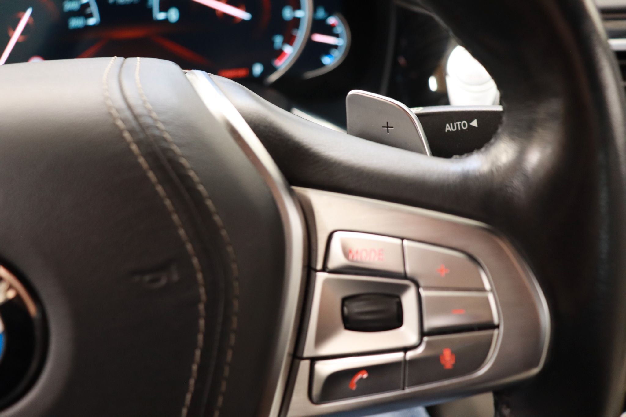 BMW 750Li xDrive Steptronic, 450hp, 2016