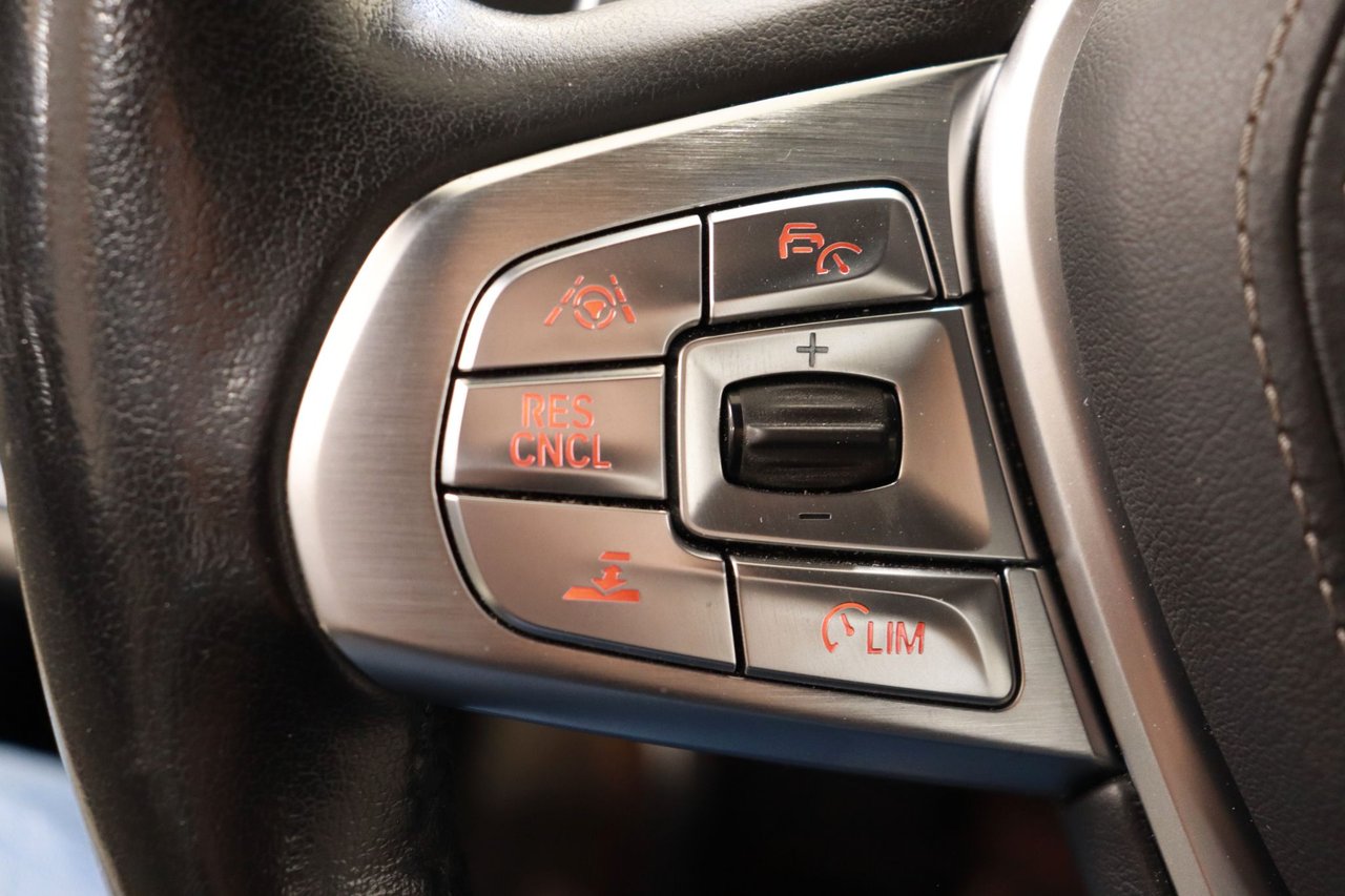 BMW 750Li xDrive Steptronic, 450hp, 2016