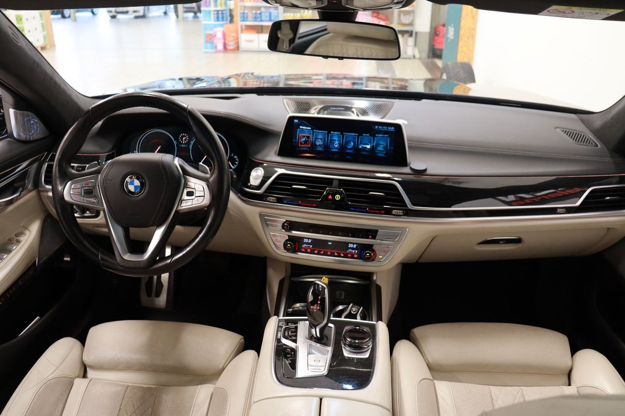 BMW 750Li xDrive Steptronic, 450hp, 2016