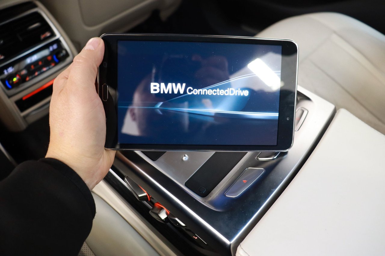 BMW 750Li xDrive Steptronic, 450hp, 2016