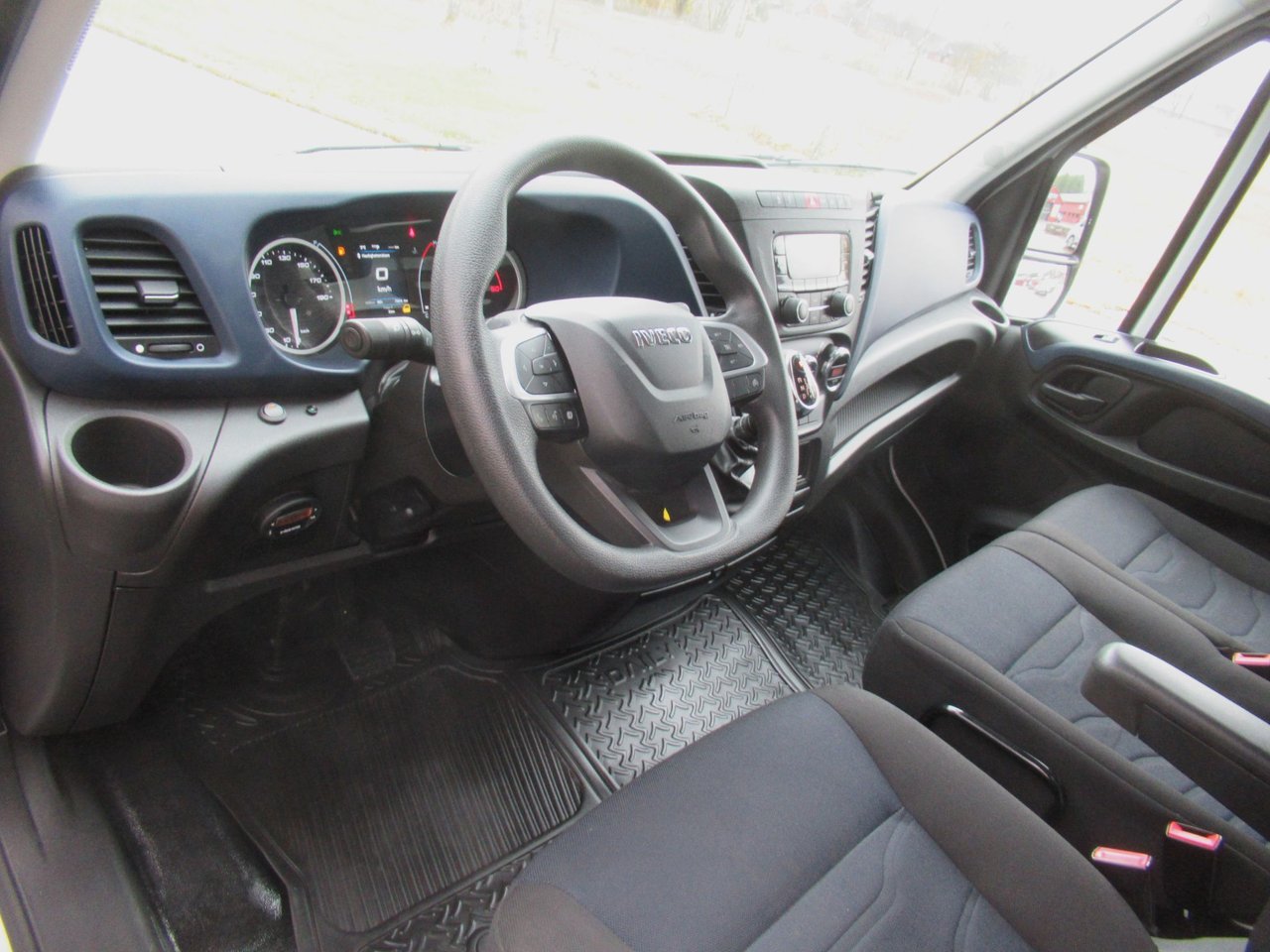 Iveco Daily 35-140 Karosseri Cab 2.3 JTD Hi-Matic, 8-trinn, 136hk, 2022