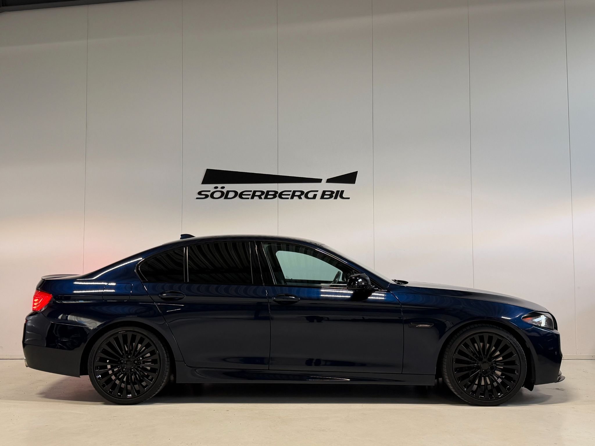 BMW 530d Sedan Steptronic, 8-trinn, 245ps, 2011
