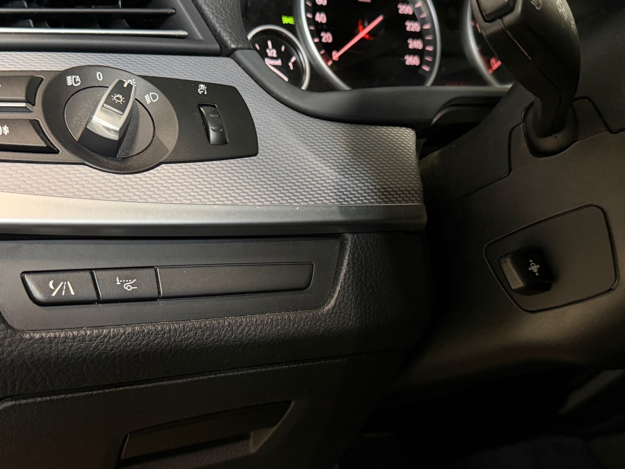 BMW 530d Sedan Steptronic, 8-trinn, 245ps, 2011