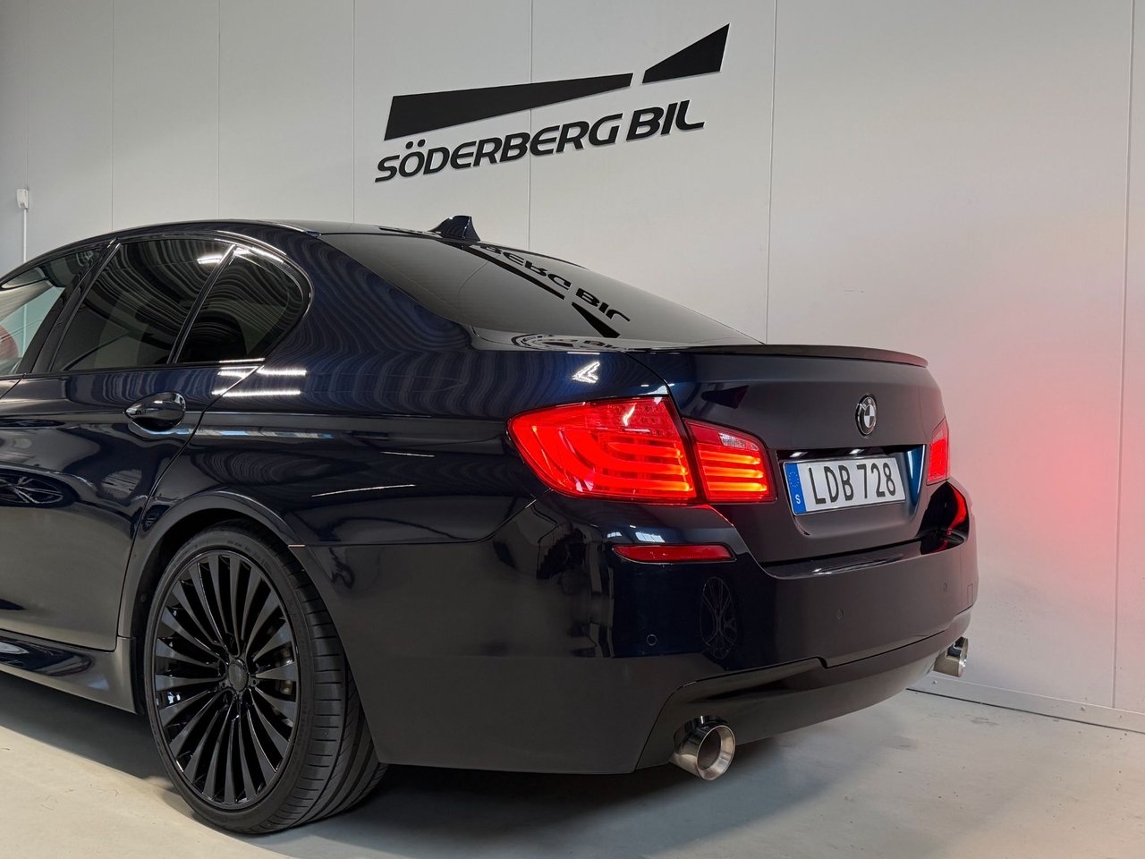 BMW 530d Sedan Steptronic, 8-trinn, 245ps, 2011