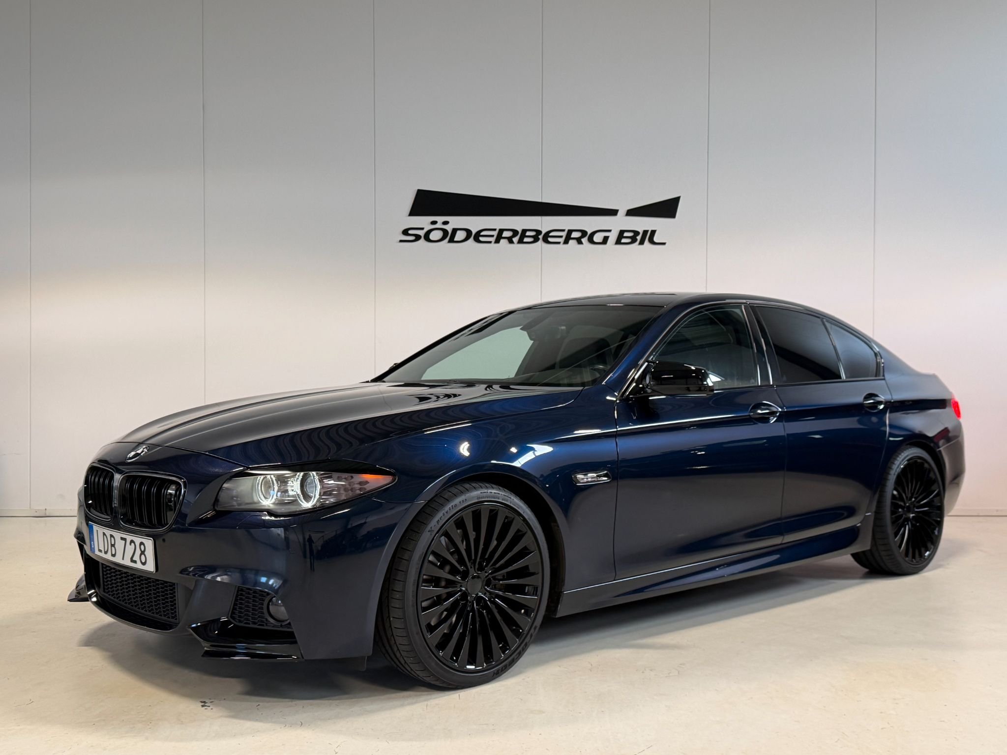 BMW 530d Sedan Steptronic, 8-trinn, 245ps, 2011