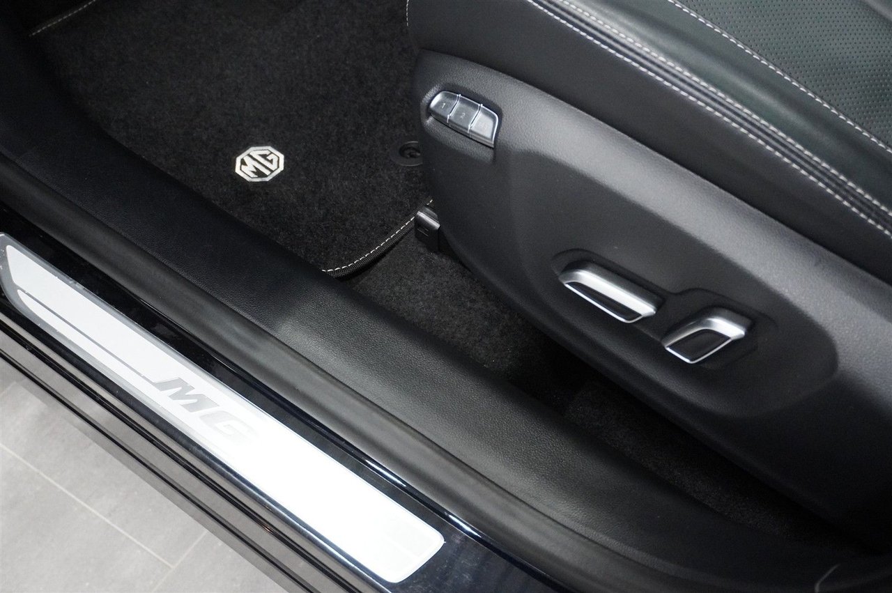 MG Marvel R Performance Automatisk, 288hk, 2022