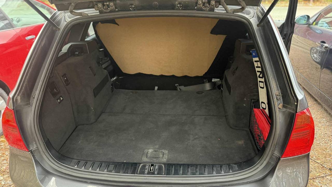 BMW 320i Touring Manuell, 6-trinn, 170ps, 2008