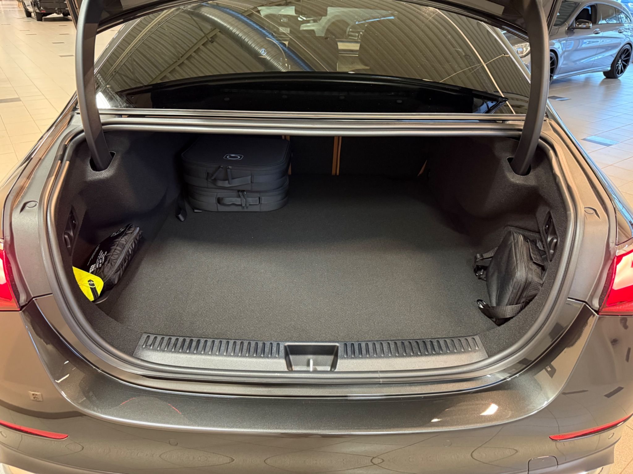 Mercedes-Benz E 400 e 4MATIC 9G-Tronic, 381hp, 2026