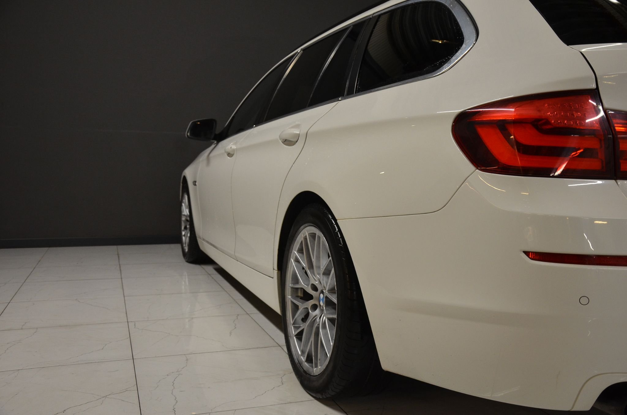 BMW 520d Touring Steptronic, 8-trinn, 184ps, 2011