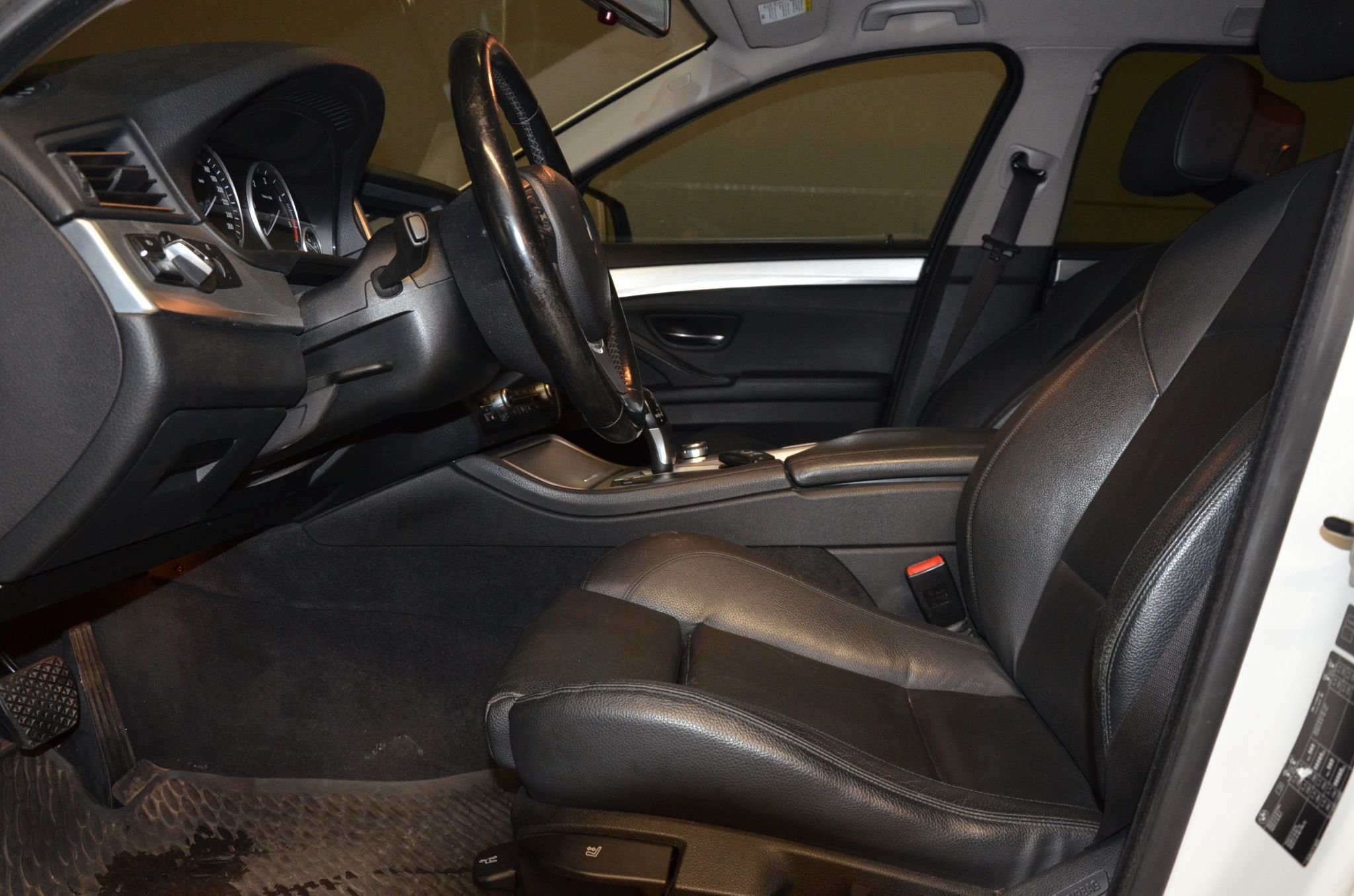 BMW 520d Touring Steptronic, 8-trinn, 184ps, 2011