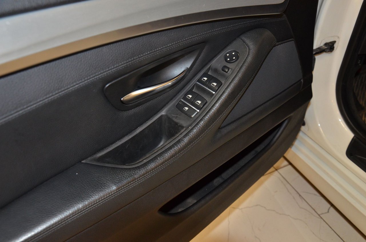 BMW 520d Touring Steptronic, 8-trinn, 184ps, 2011