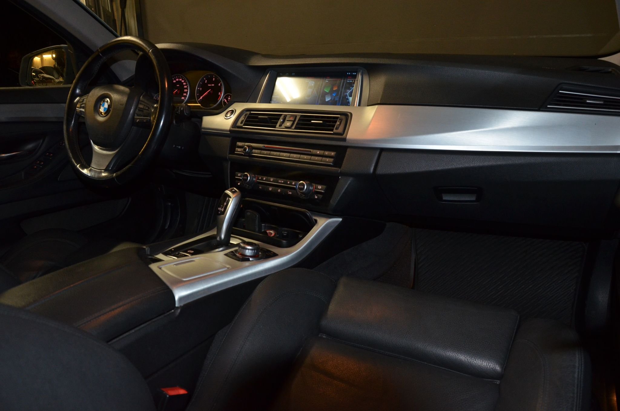 BMW 520d Touring Steptronic, 8-trinn, 184ps, 2011