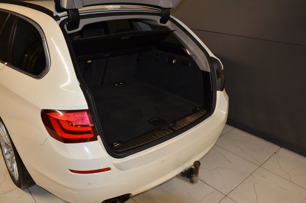 BMW 520d Touring Steptronic, 8-trinn, 184ps, 2011