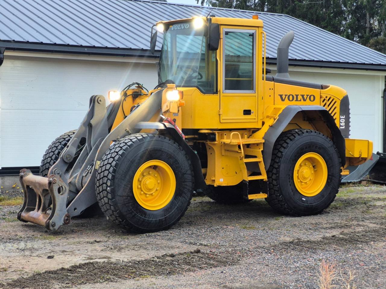 Volvo L60E -03 / Nya snödäck