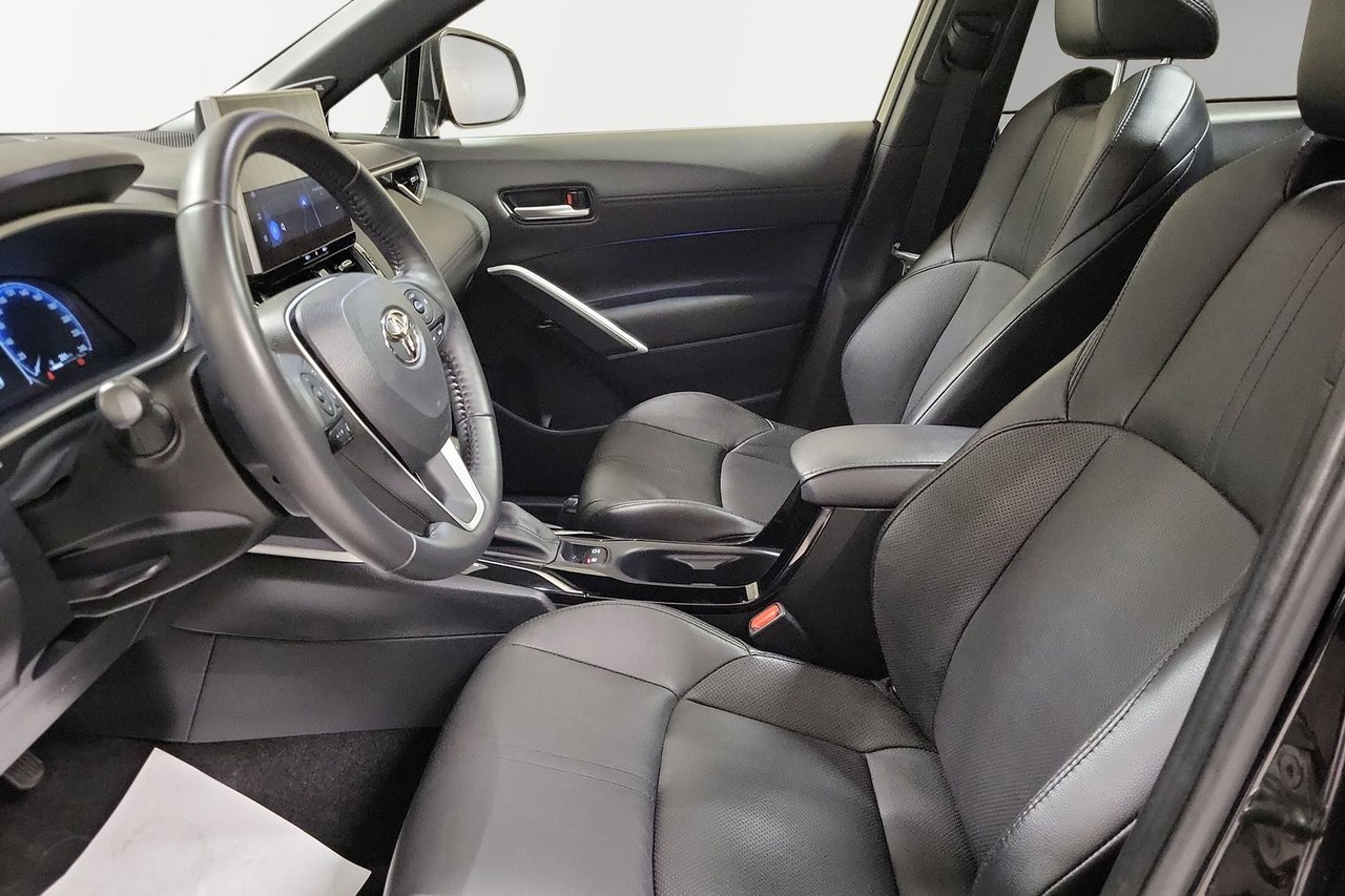 Toyota Corolla Cross Hybrid AWD-i e-CVT, 197hk, 2022