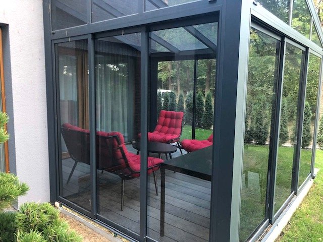 ALU skjutdörrar till vintertr...