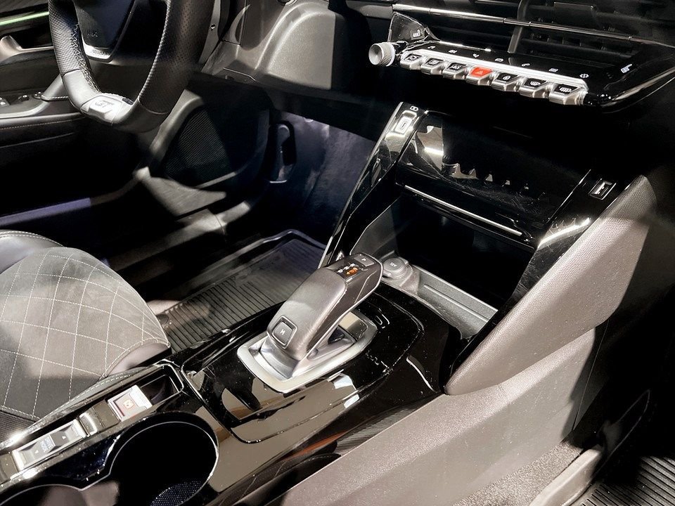 Peugeot 2008 1.2 PureTech 155 EAT, 155hp, 2021