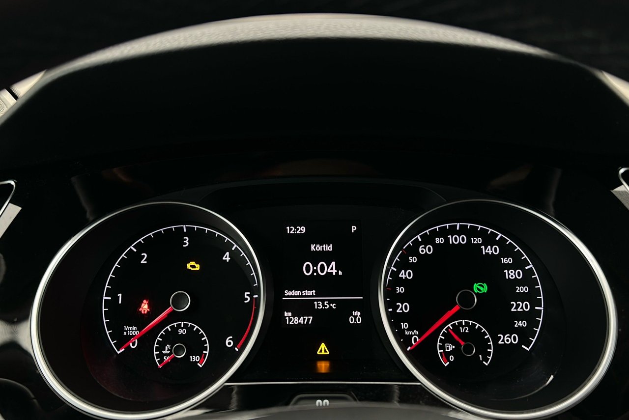 Volkswagen Touran 5-sätes 2.0 TDI DPF SCR DSG Sekventiell, 150hk, 2019