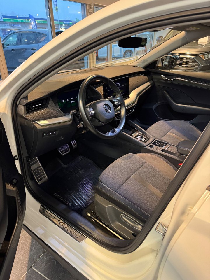Škoda Octavia Scout 2.0 TDI 4x4 DSG Sekventiell, 200hk, 2023