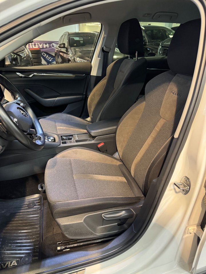 Škoda Octavia Scout 2.0 TDI 4x4 DSG Sekventiell, 200hk, 2023