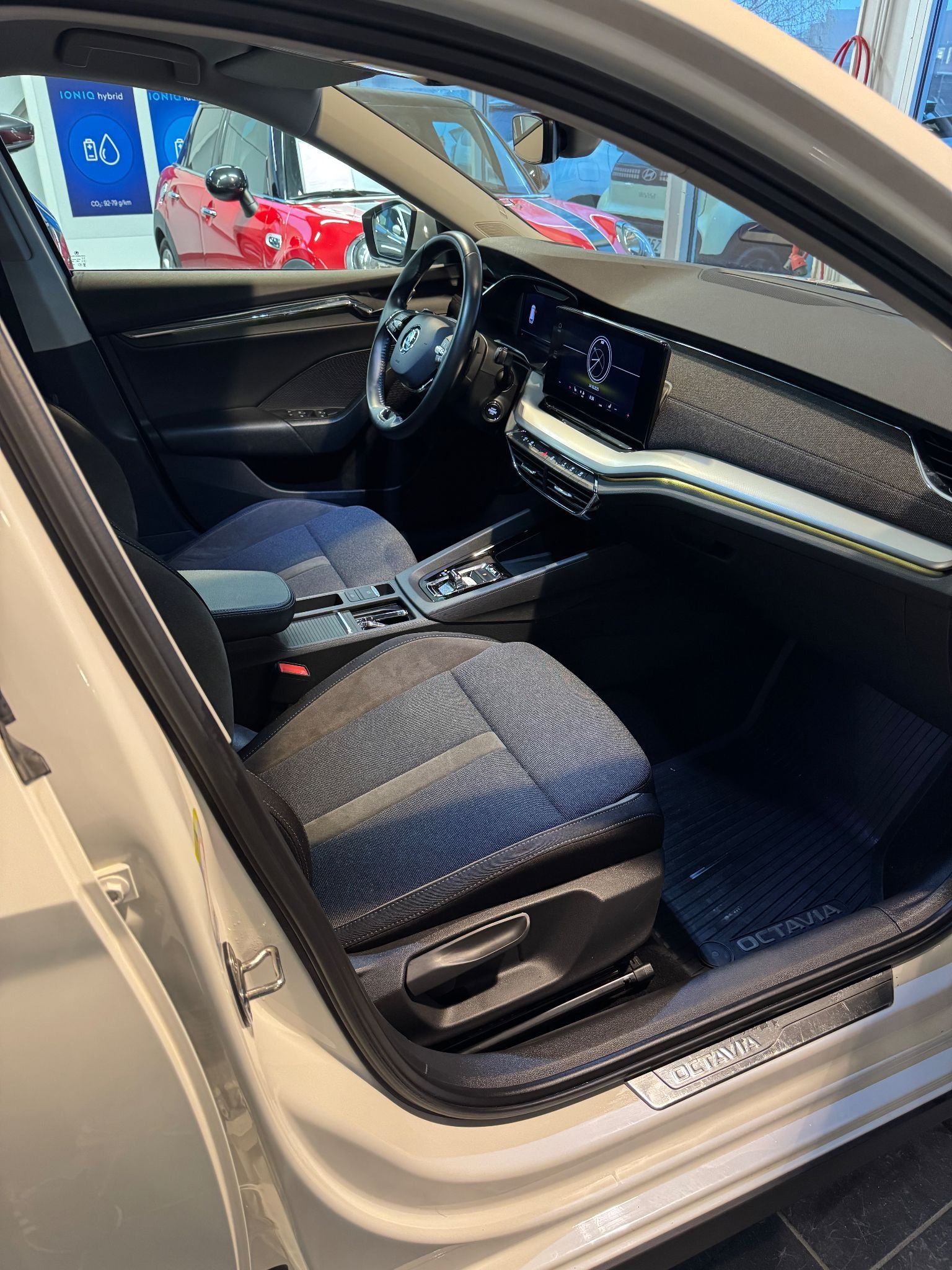 Škoda Octavia Scout 2.0 TDI 4x4 DSG Sekventiell, 200hk, 2023