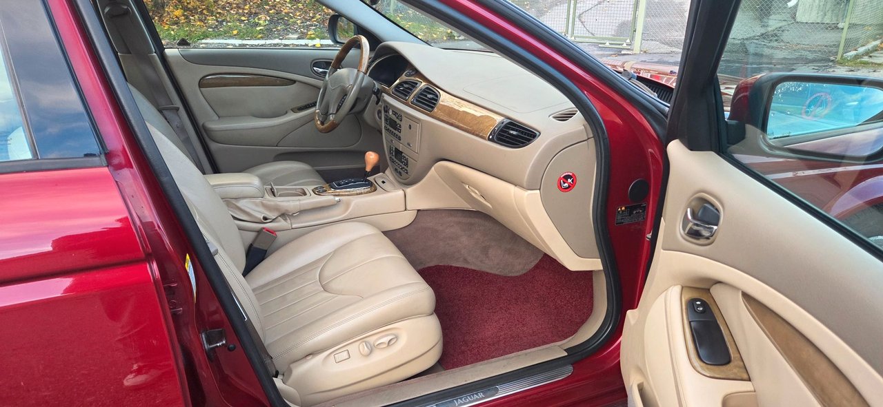 Jaguar S-Type 4.0 V8 Automatic, 276hp, 2000