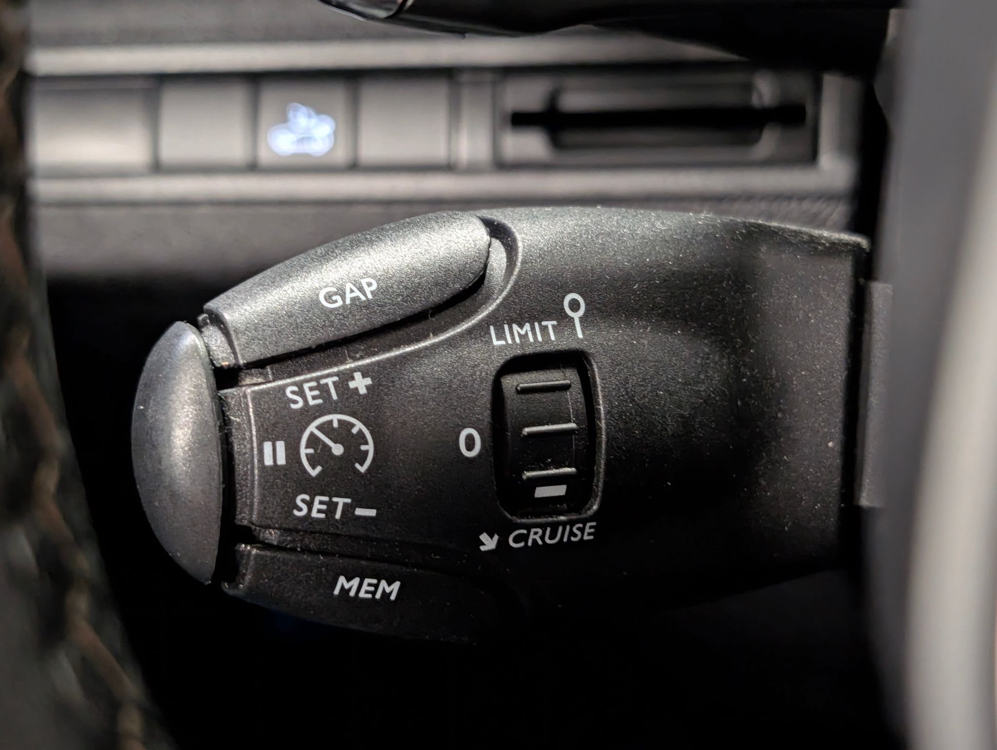 Peugeot 3008 1.6 THP 165 EAT, 165hp, 2018