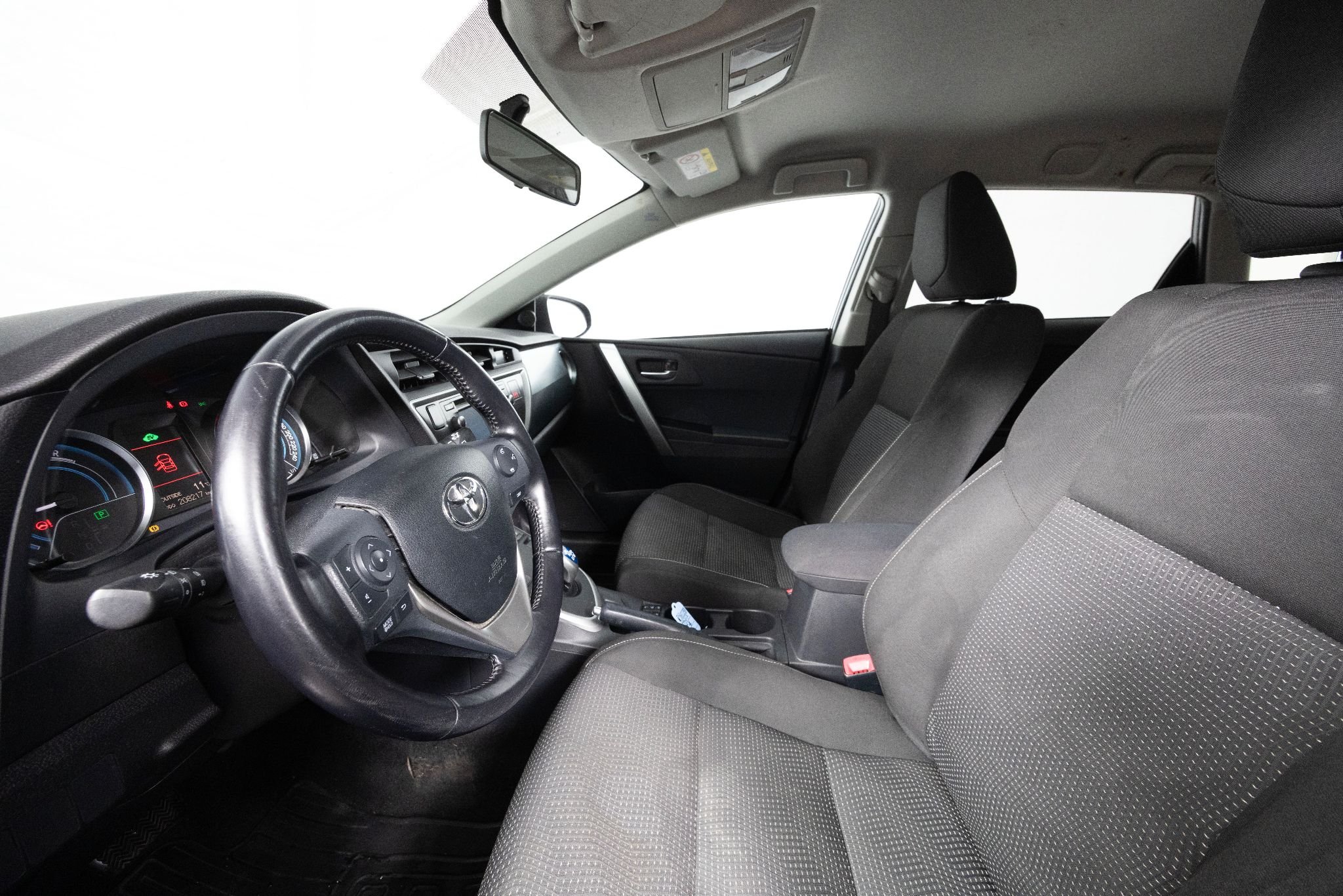 Toyota Auris Touring Sports Hybrid e-CVT, 136hk, 2014