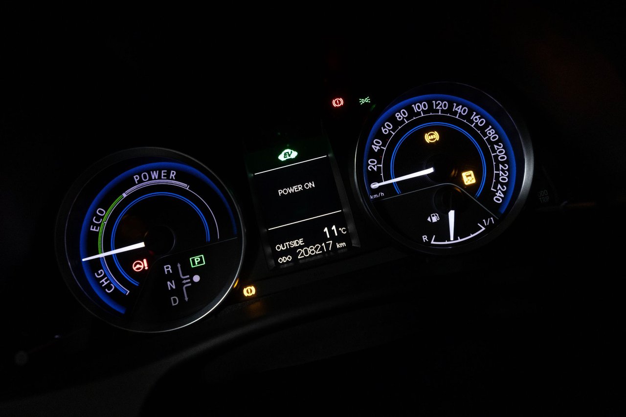 Toyota Auris Touring Sports Hybrid e-CVT, 136hk, 2014