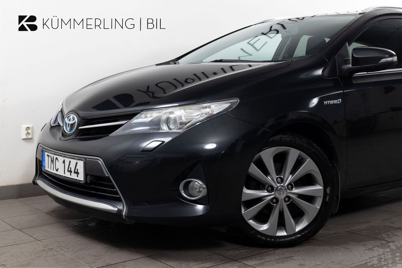 Toyota Auris Touring Sports Hybrid e-CVT, 136hk, 2014