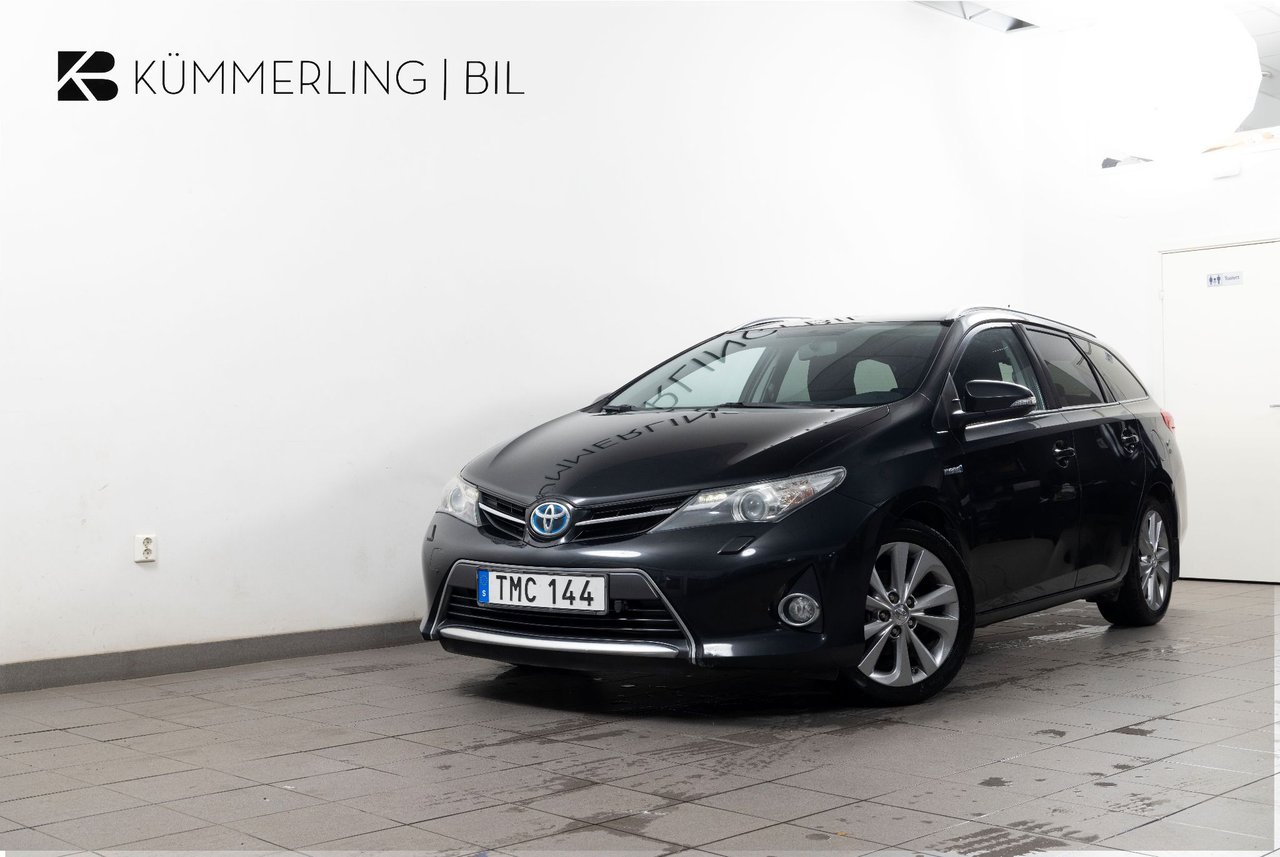 Toyota Auris Touring Sports Hybrid e-CVT, 136hk, 2014