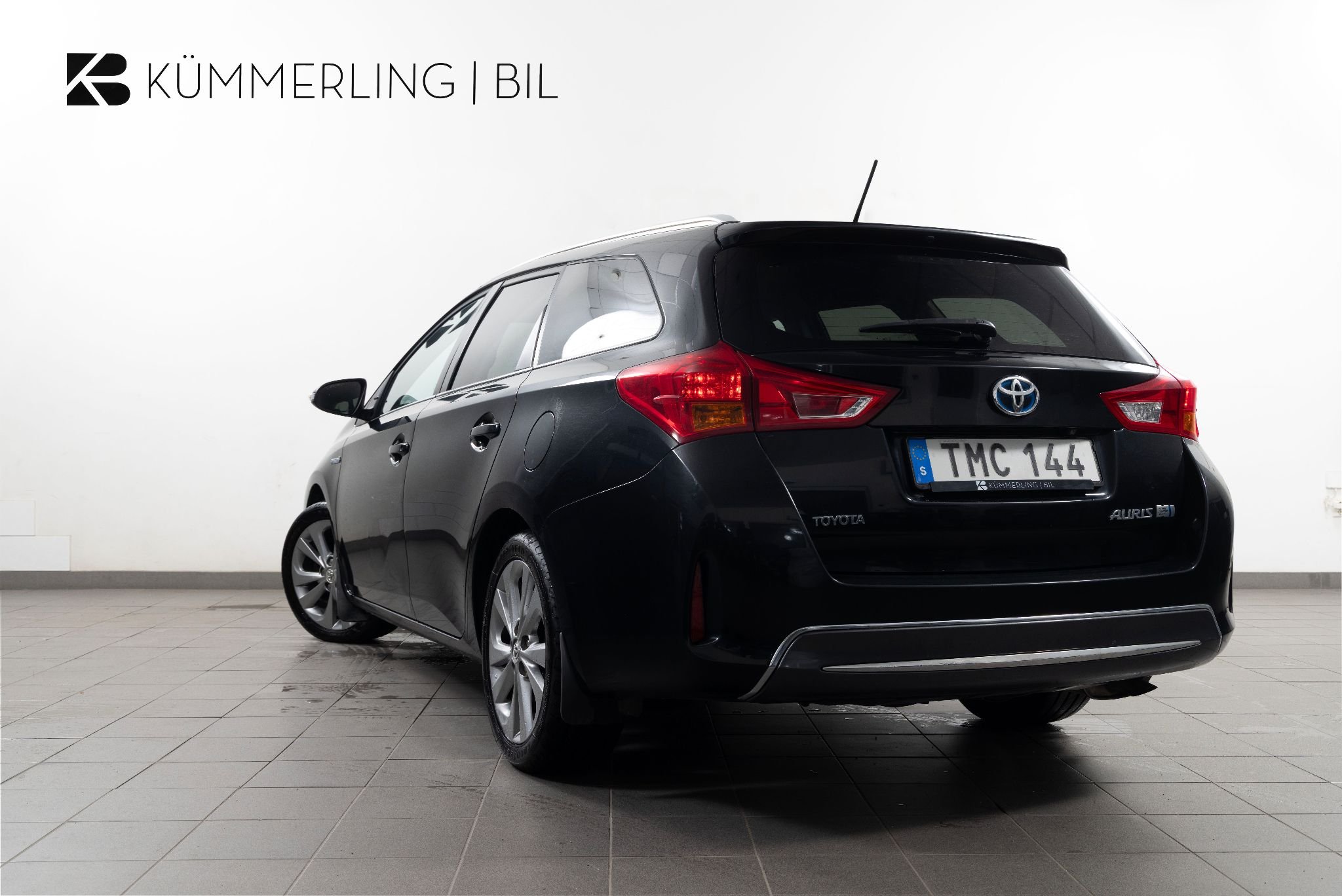 Toyota Auris Touring Sports Hybrid e-CVT, 136hk, 2014