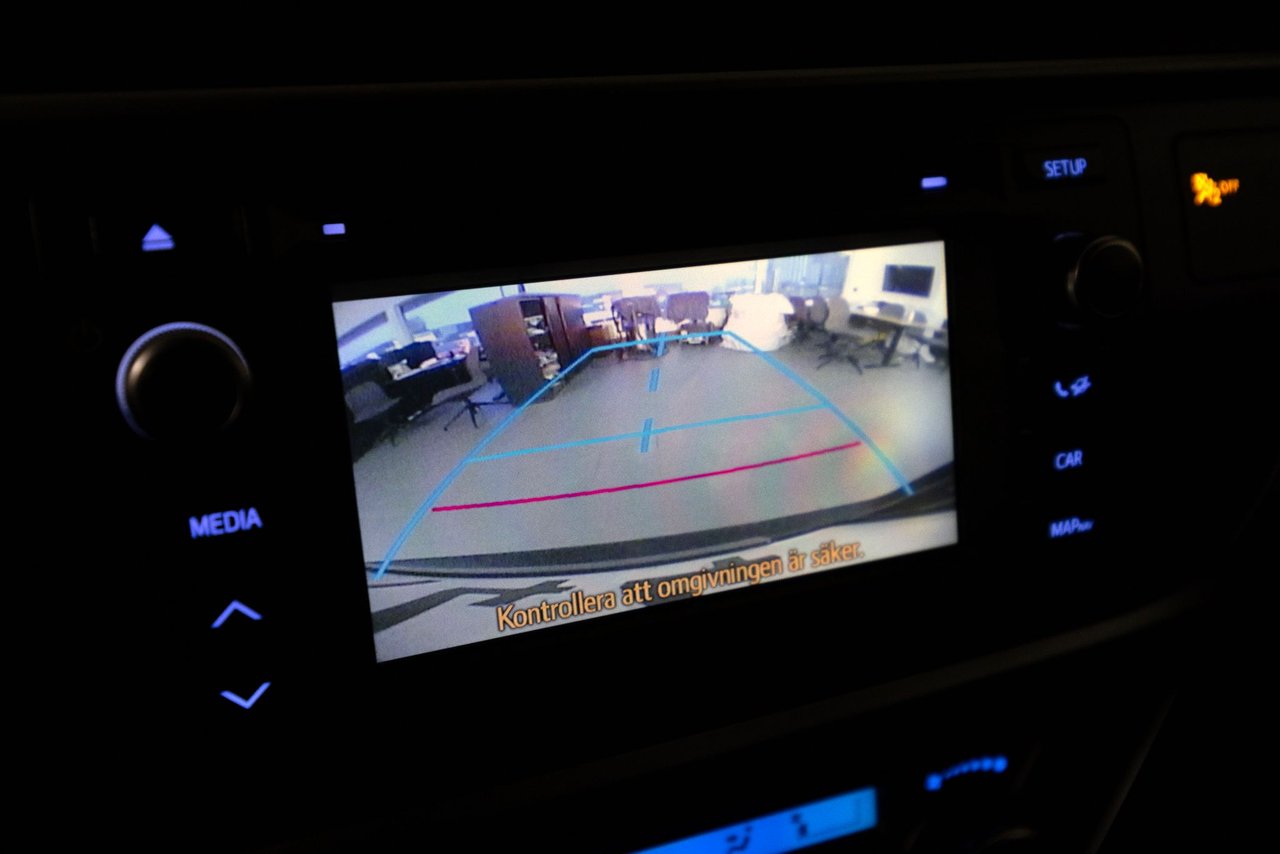 Toyota Auris Touring Sports Hybrid e-CVT, 136hk, 2014