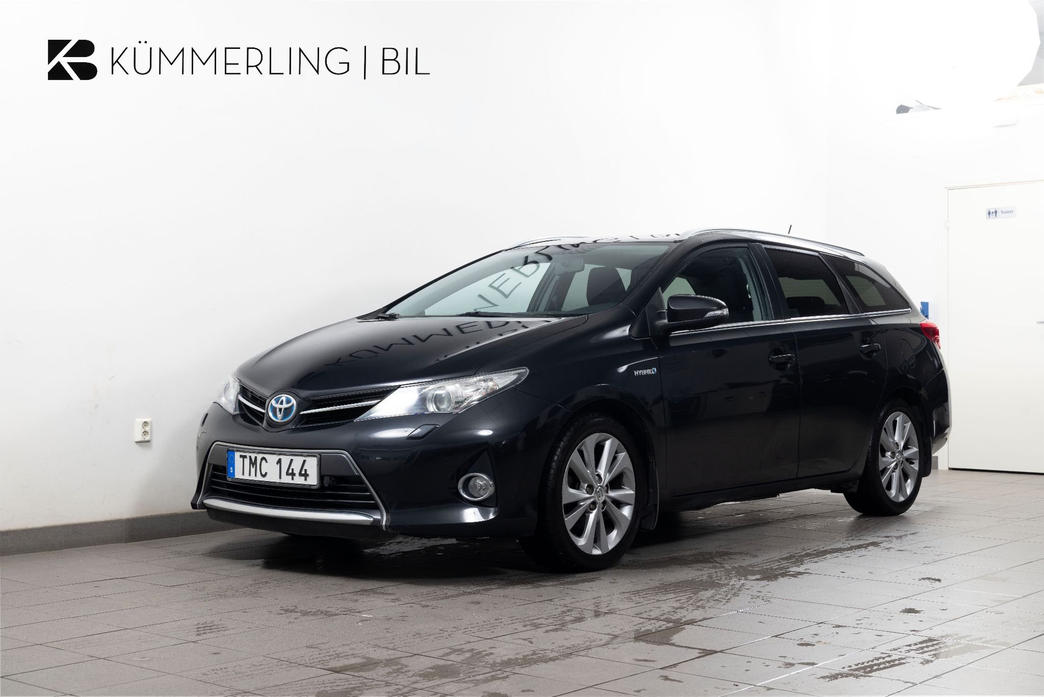 Toyota Auris Touring Sports Hybrid e-CVT, 136hk, 2014