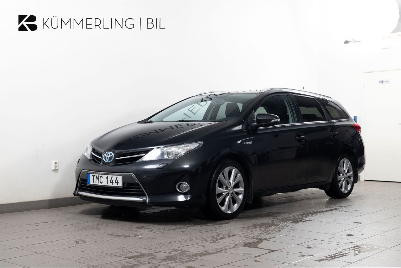 Toyota Auris Touring Sports Hybrid e-CVT, 136hk, 2014