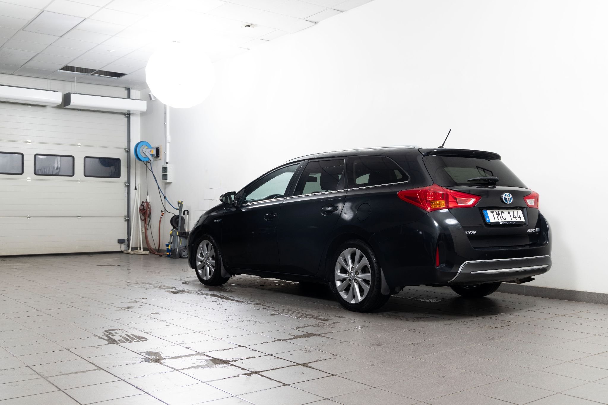Toyota Auris Touring Sports Hybrid e-CVT, 136hk, 2014