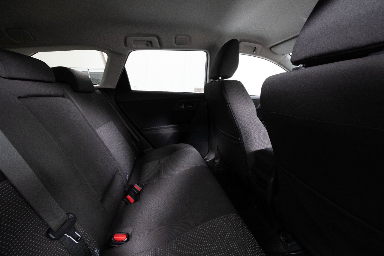 Toyota Auris Touring Sports Hybrid e-CVT, 136hk, 2014