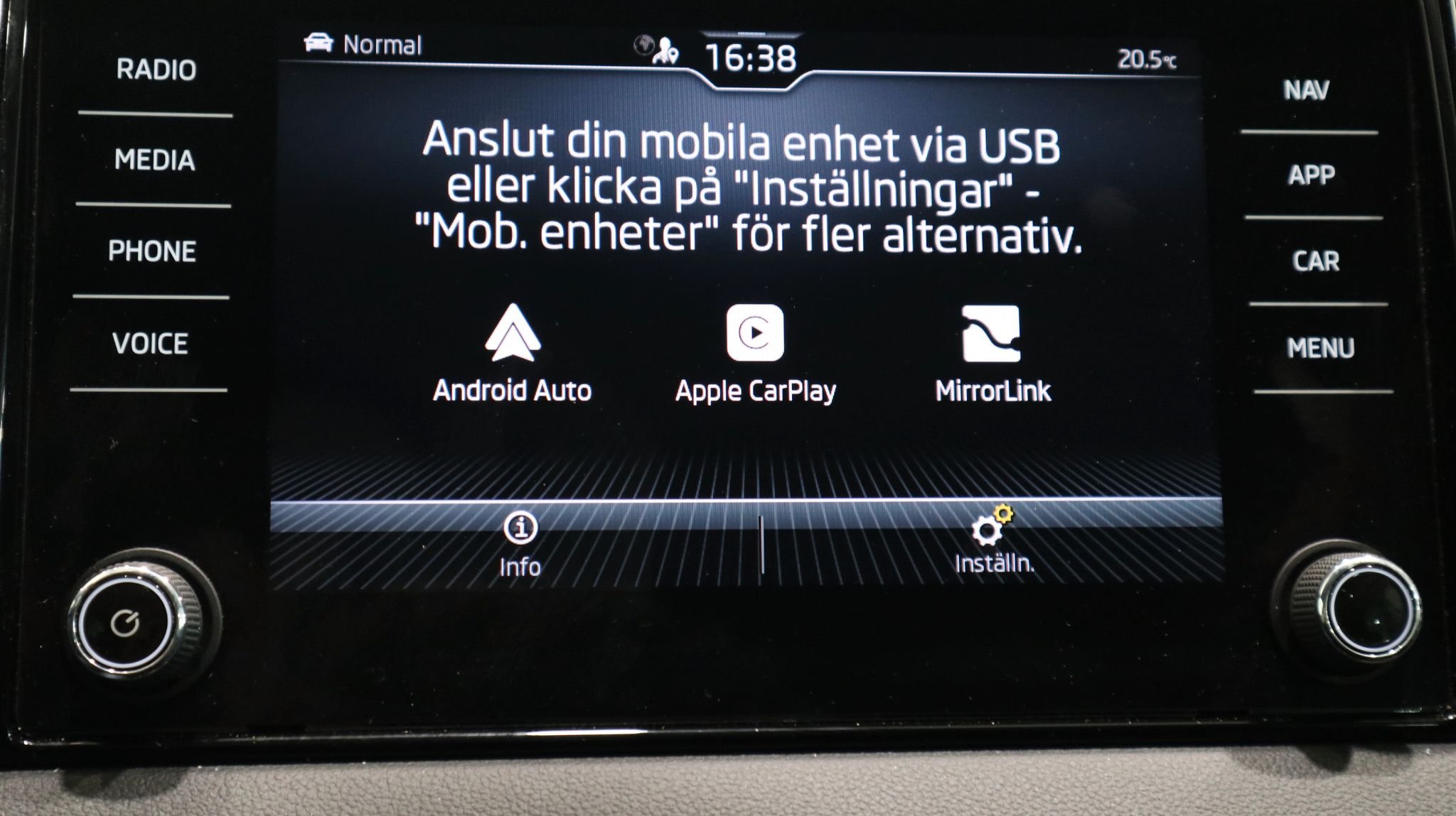 Škoda Karoq 1.5 TSI DSG Sekventiell, 150hk, 2023
