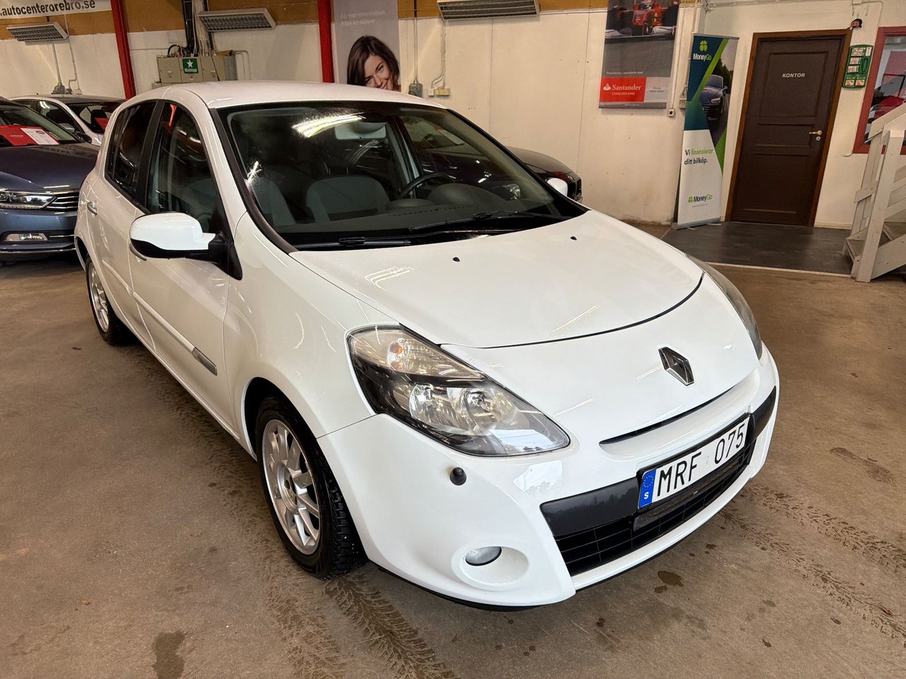 Renault Clio 5-door Hatchback 1.2 Manual, 75hp, 2011
