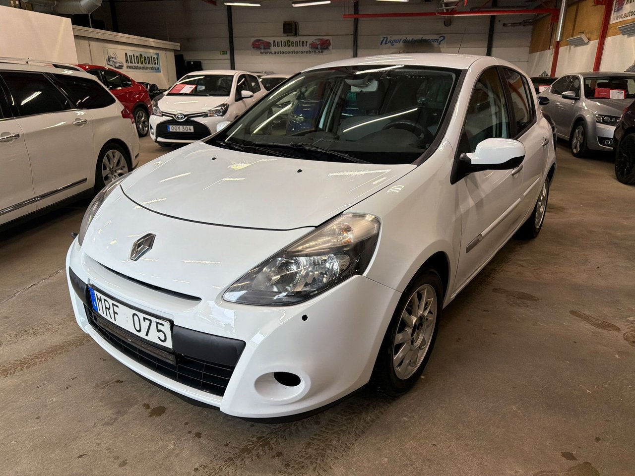 Renault Clio 5-door Hatchback 1.2 Manual, 75hp, 2011