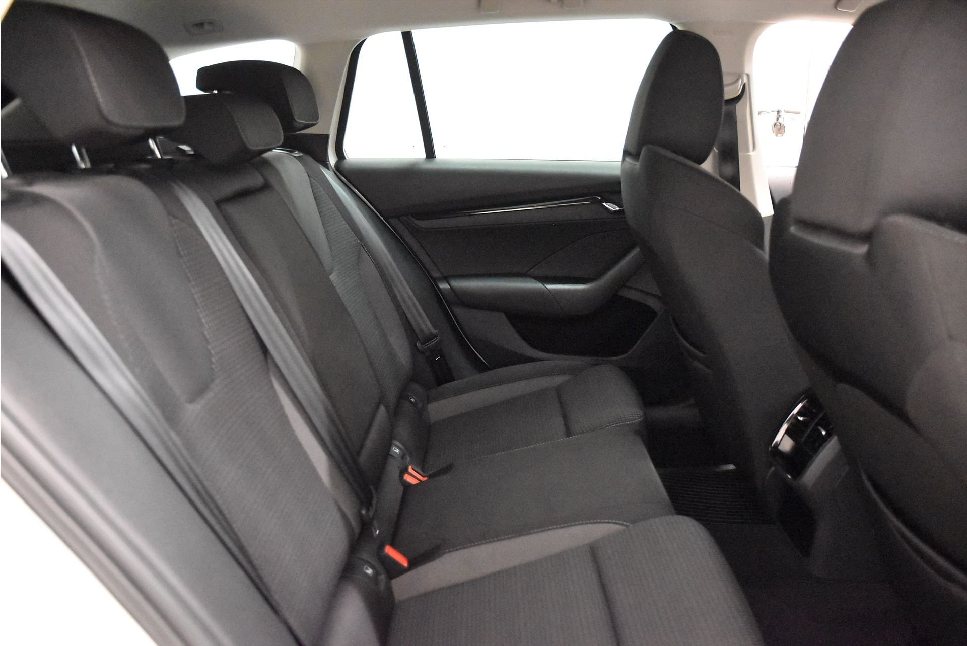 Škoda Octavia Combi 1.0 TSI Manual, 110hp, 2022