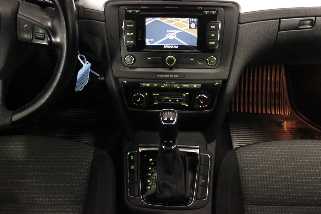 Škoda Superb Stasjonsvogn 2.0 TDI 4x4 DSG sekvensiell, 6-trinn, 140hk, 2013