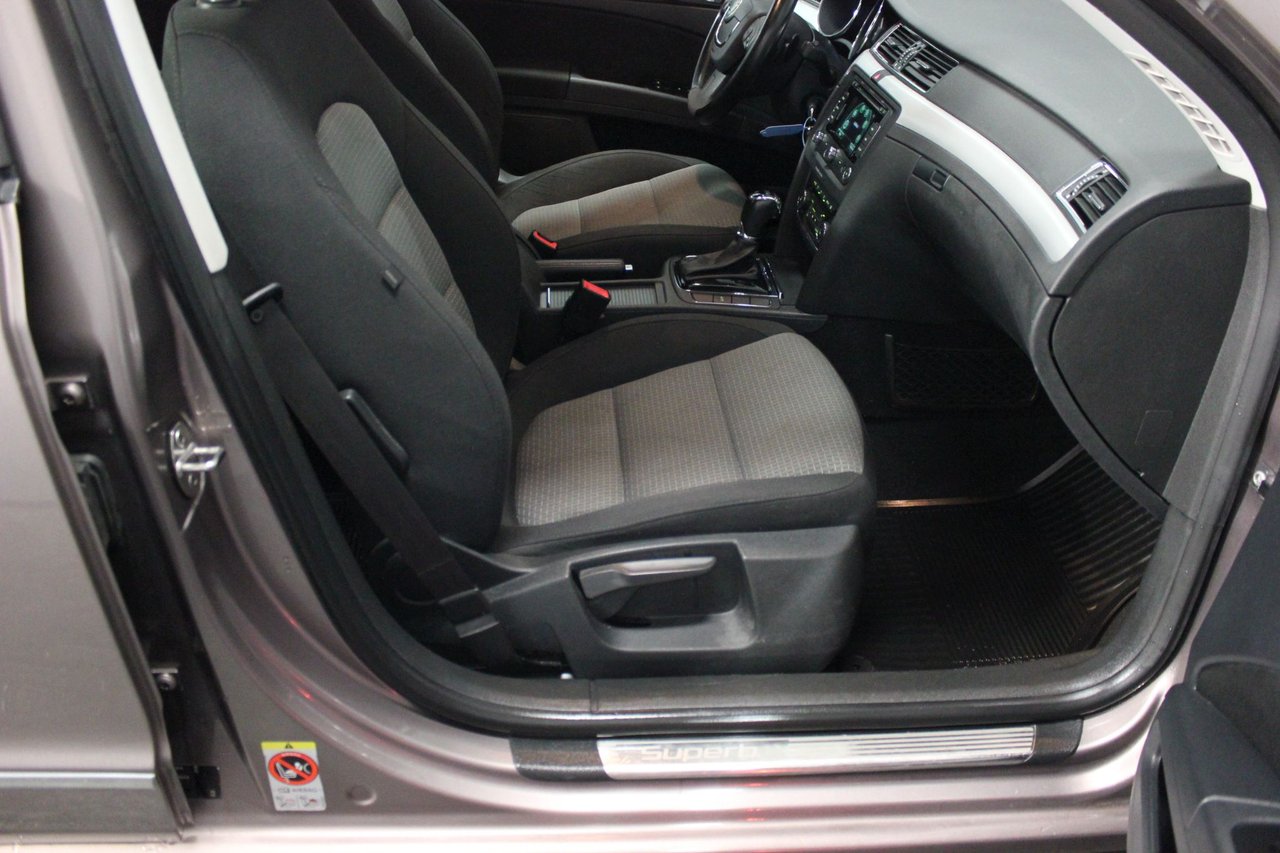 Škoda Superb Stasjonsvogn 2.0 TDI 4x4 DSG sekvensiell, 6-trinn, 140hk, 2013