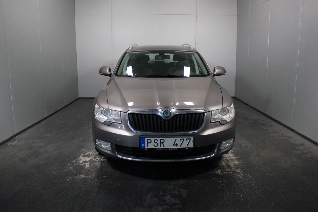 Škoda Superb Stasjonsvogn 2.0 TDI 4x4 DSG sekvensiell, 6-trinn, 140hk, 2013