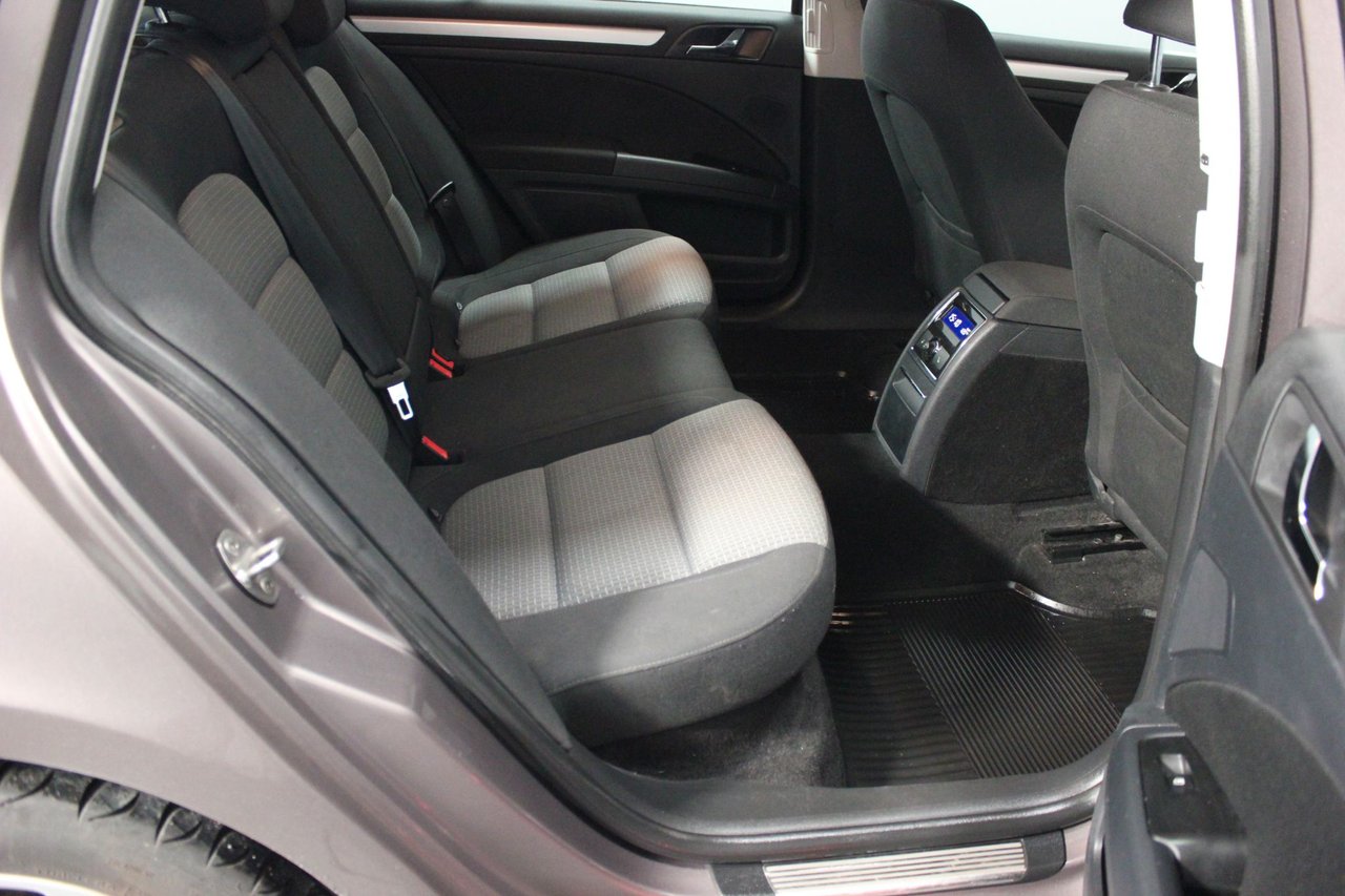 Škoda Superb Stasjonsvogn 2.0 TDI 4x4 DSG sekvensiell, 6-trinn, 140hk, 2013