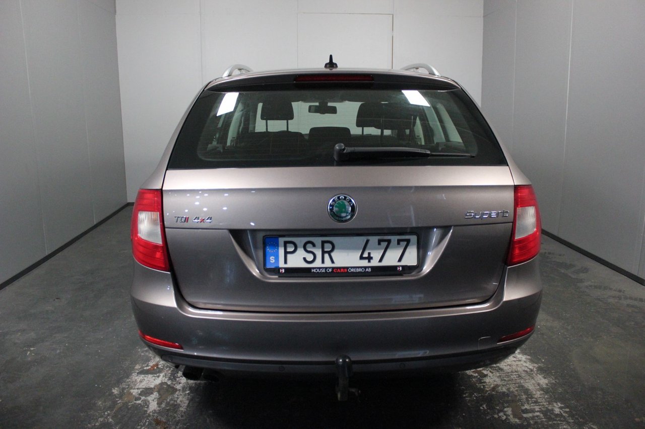 Škoda Superb Stasjonsvogn 2.0 TDI 4x4 DSG sekvensiell, 6-trinn, 140hk, 2013