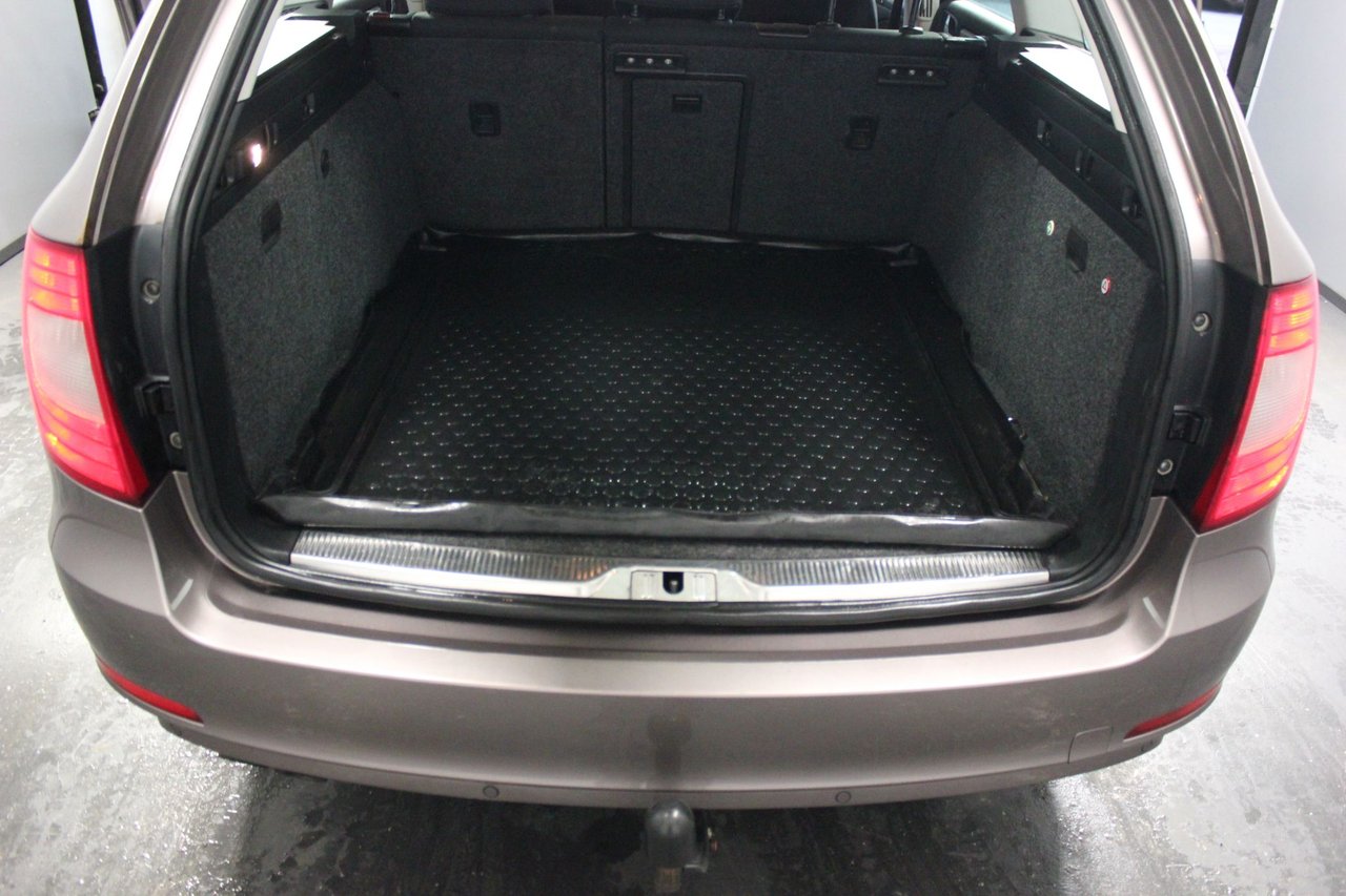 Škoda Superb Stasjonsvogn 2.0 TDI 4x4 DSG sekvensiell, 6-trinn, 140hk, 2013